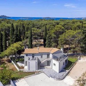  Apartament Pinia